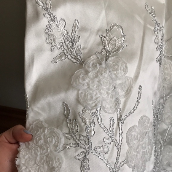 Chi Chi London Pearl ivory dress wedding or cocktail - Picture 5 of 14